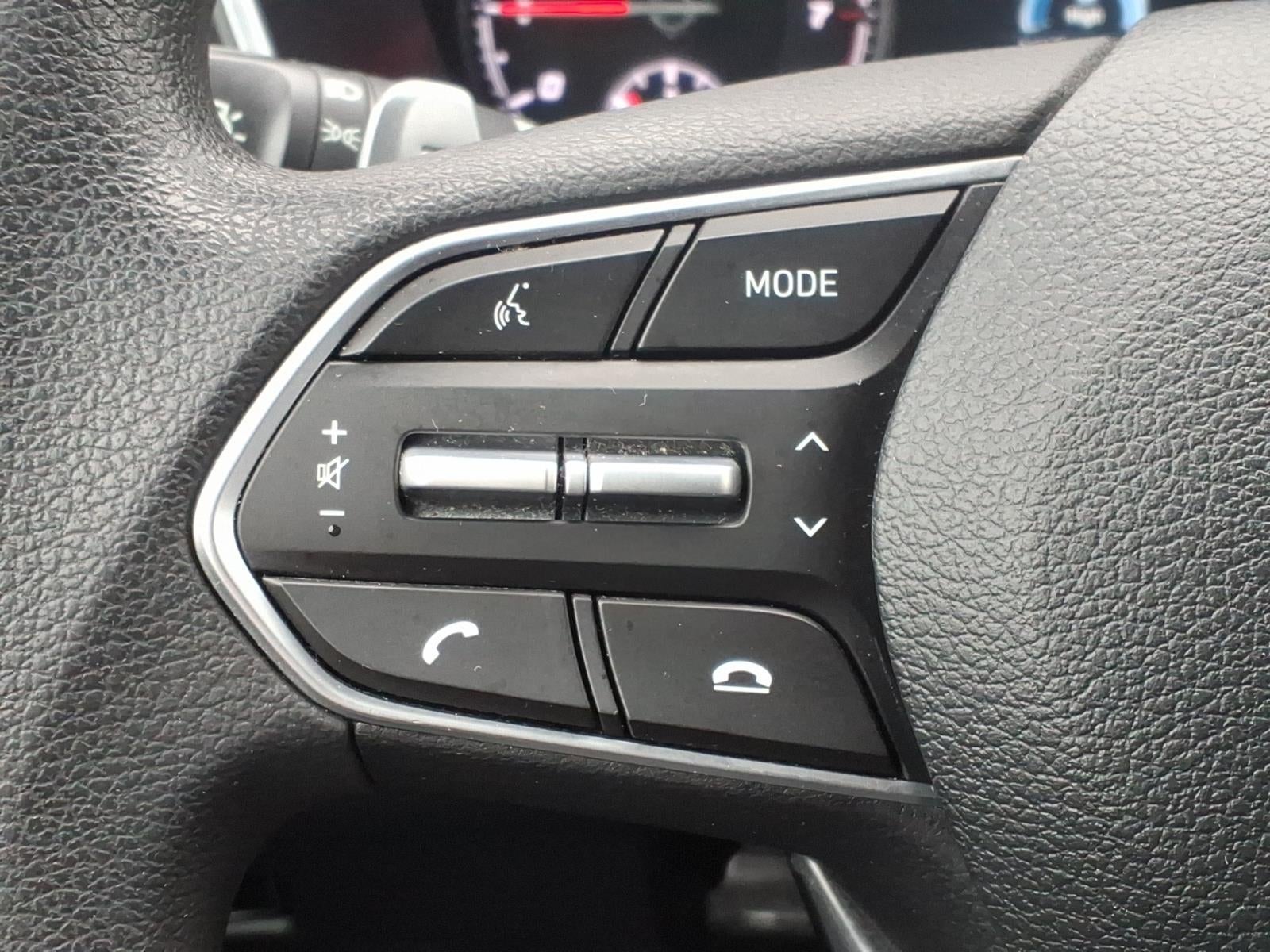 2022 Hyundai SANTA FE SE