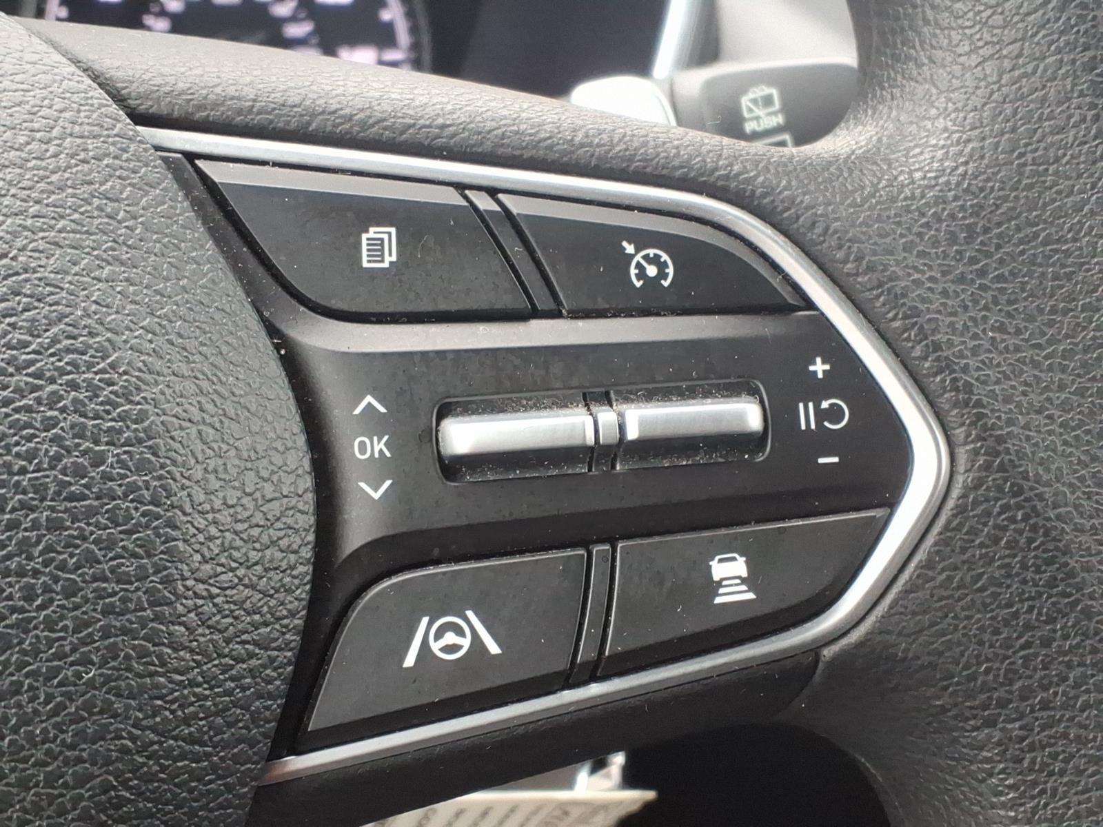 2022 Hyundai SANTA FE SE