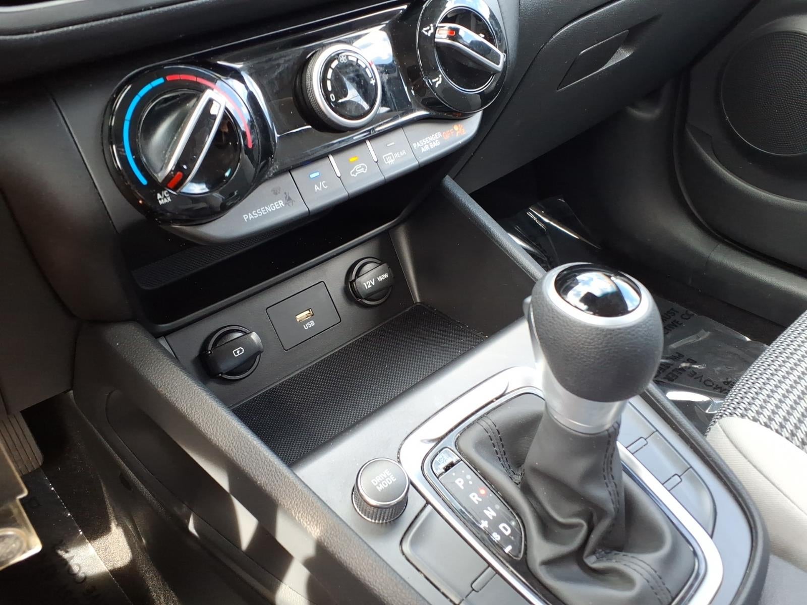 2023 Hyundai KONA SE