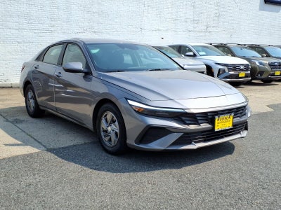 2025 Hyundai ELANTRA SE