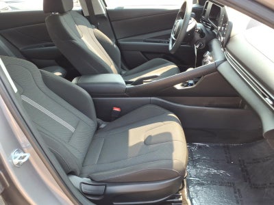 2025 Hyundai ELANTRA SE