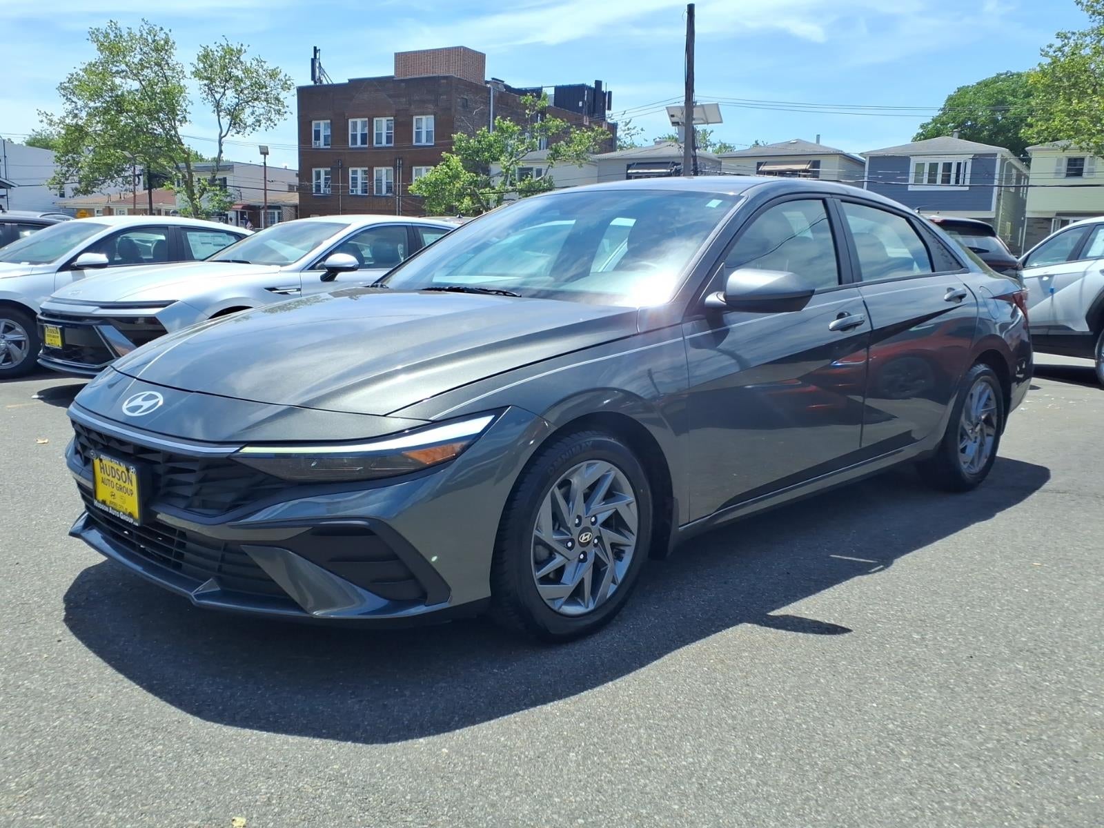 2024 Hyundai ELANTRA SEL